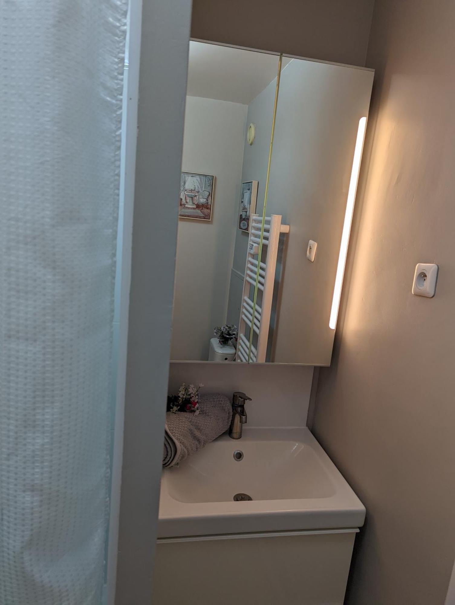 Charming Studio With Eiffel View Paris Exteriör bild